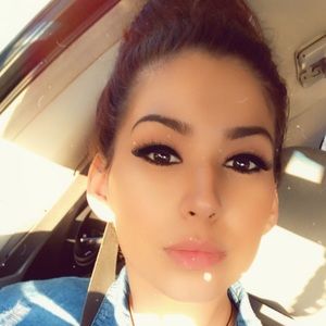 Meet your Posher, Selena